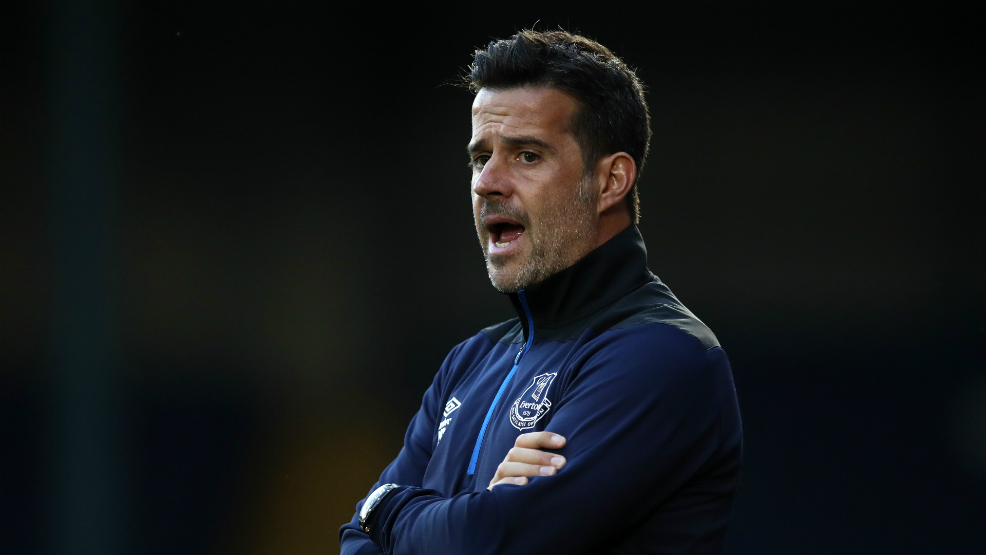 使他能够在 使他能够在